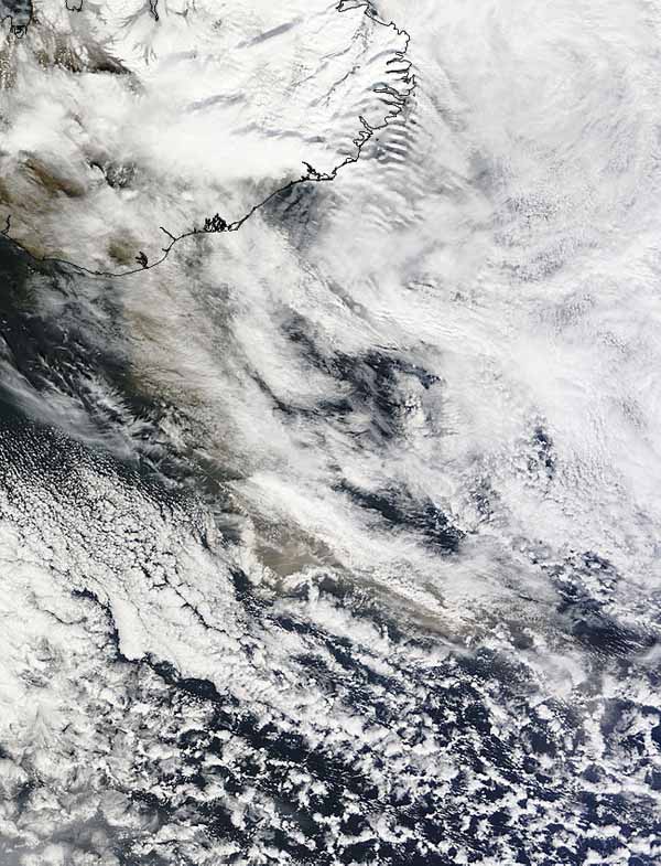 Nube cenizas volcán Grimsvötn en Islandia, satélite 24-05-2011
